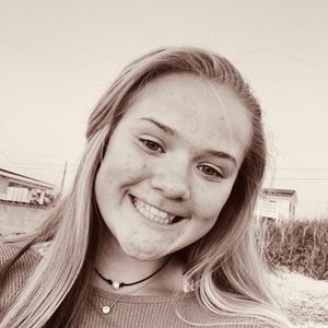 Meet your Posher, Holly